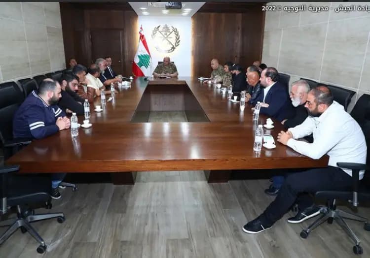 قائدُ الجيش التقى وفداً من أهالي ضحايا "مركب الموت": العلاقة مع أبناء طرابلس متينة