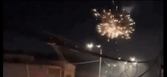 ابتهاجًا.. سماء الضفة الغربية مزيّنة بالمفرقعات