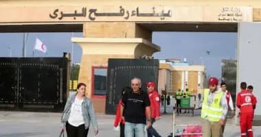 242 شاحنة مساعدات إغاثية دخلت معبر رفح لقطاع غزة