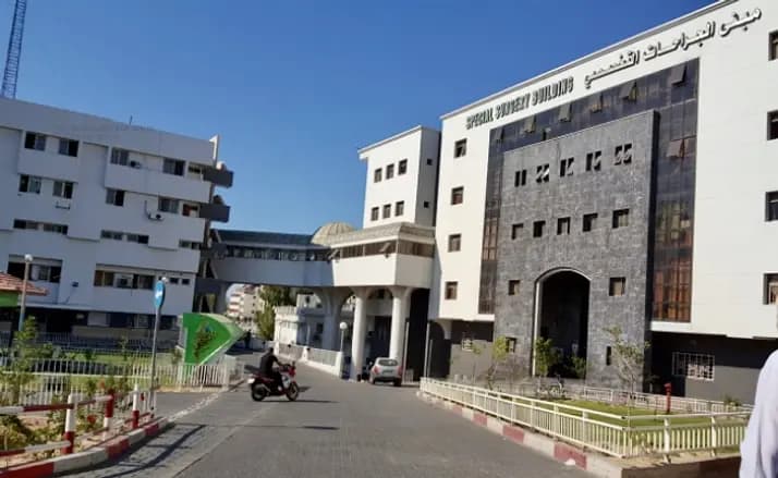 الدفاع المدني ينتشل ٣٠٠ جثة من مستشفى الشفاء