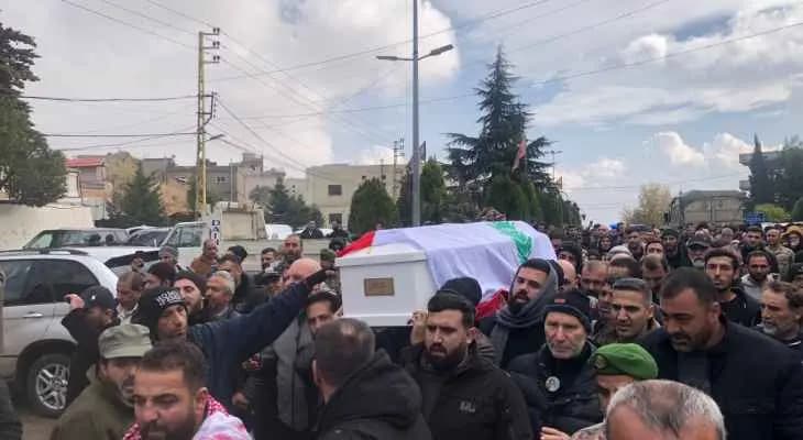 استقبال حاشد لشهـ.ـيد الجيش في شمسطار