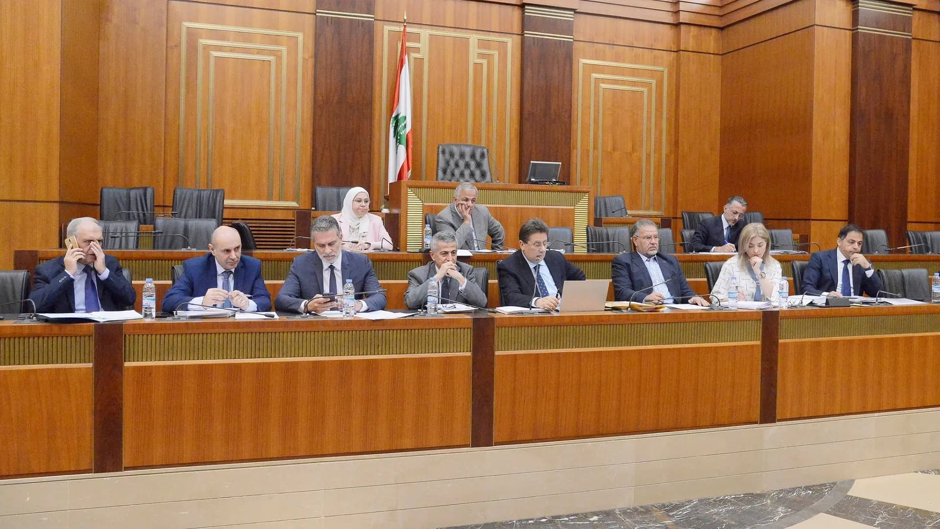 جلسات مكثفة للجنة المال وتخوف من إصدارها بمرسوم من قبل الحكومة