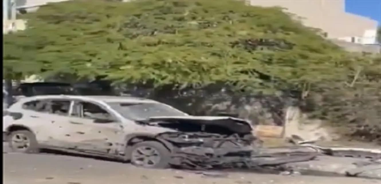 بعد سقوطه في تل أبيب.. صاروخ يخلف أضرارًا كبيرة