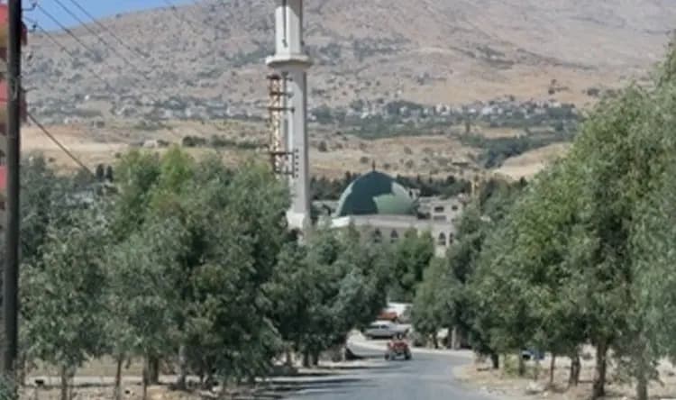 رئيسُ بلديةٍ بقاعية يتعرّضُ للاعتداء.. إليكُم التّفاصيل