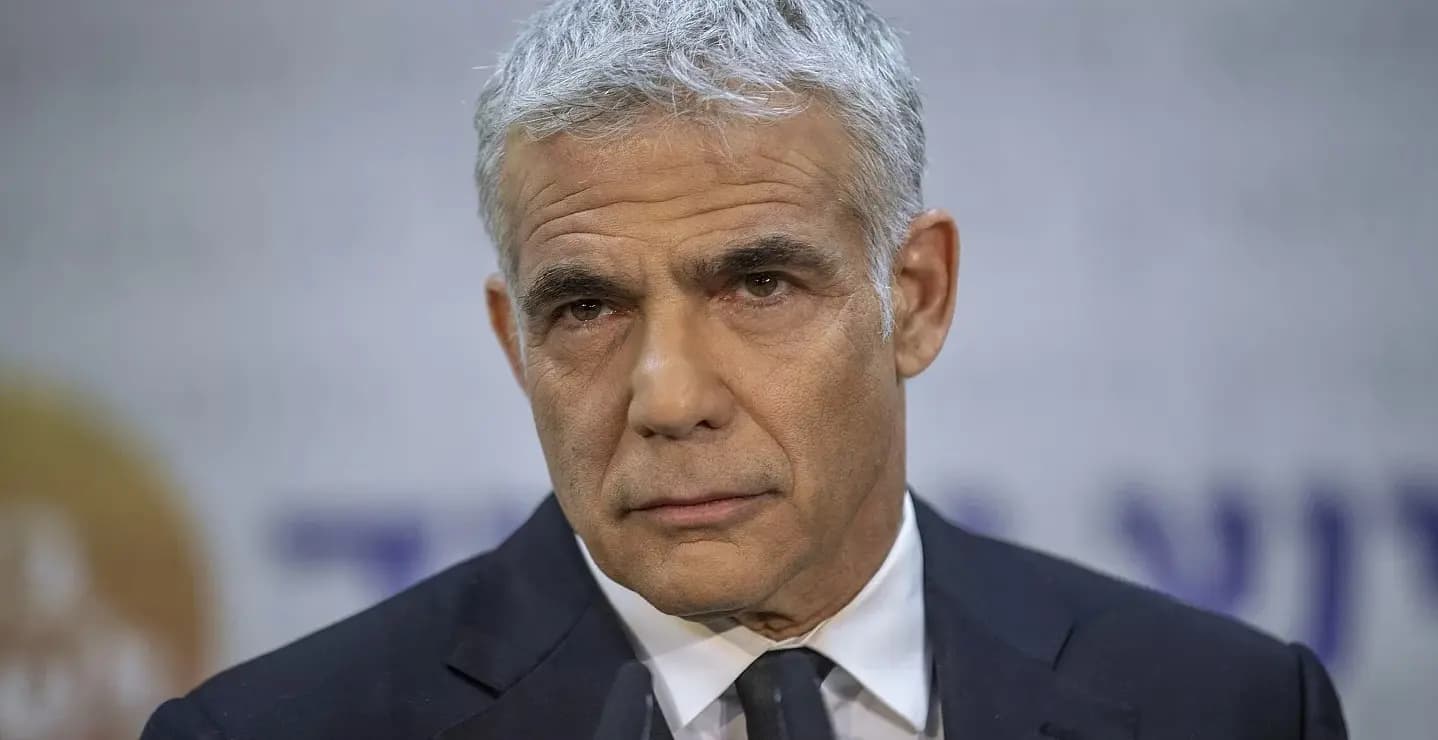 لابيد يهاجم نتنياهو ويطالب بانتخابات مبكرة