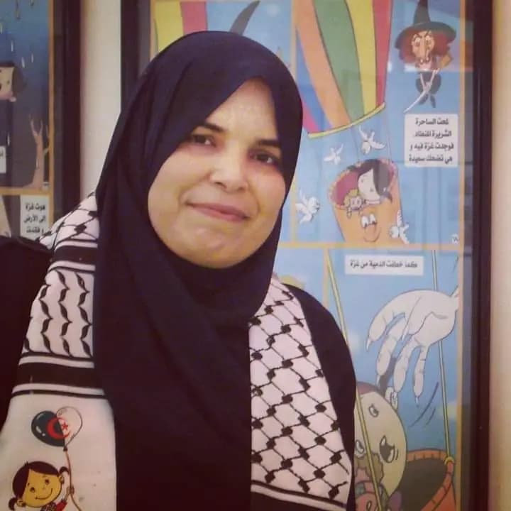 تعرَّف على زوجة الشَّهيدين: أوَّل رسّامة كاريكاتير في العالم العربيّ... من غزّة