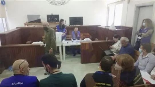 الموظفون يقترعون... جوٌّ هادئٌ حتى الآن