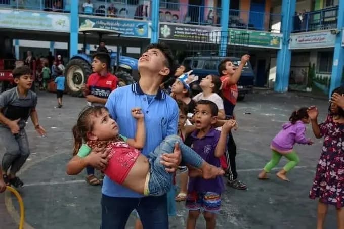 شهداء جراء قصف العدو على مخيم النصيرات وسط قطاع غزة