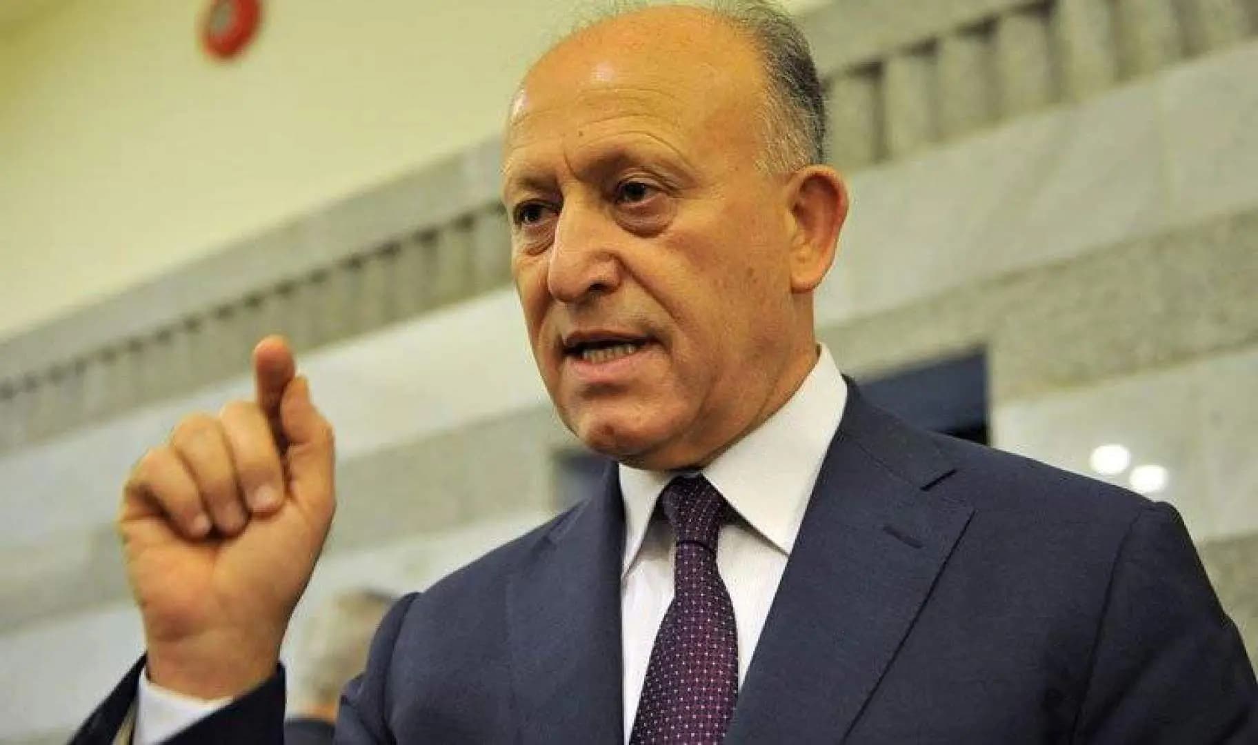 "طرابلس والميناء هما النور"..ريفي: حرق الشجرة عملٌ أرعن
