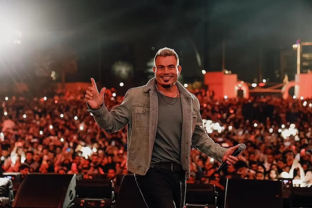 ألبوم عمرو دياب "مكانك" يحقق رقمًا قياسيًا