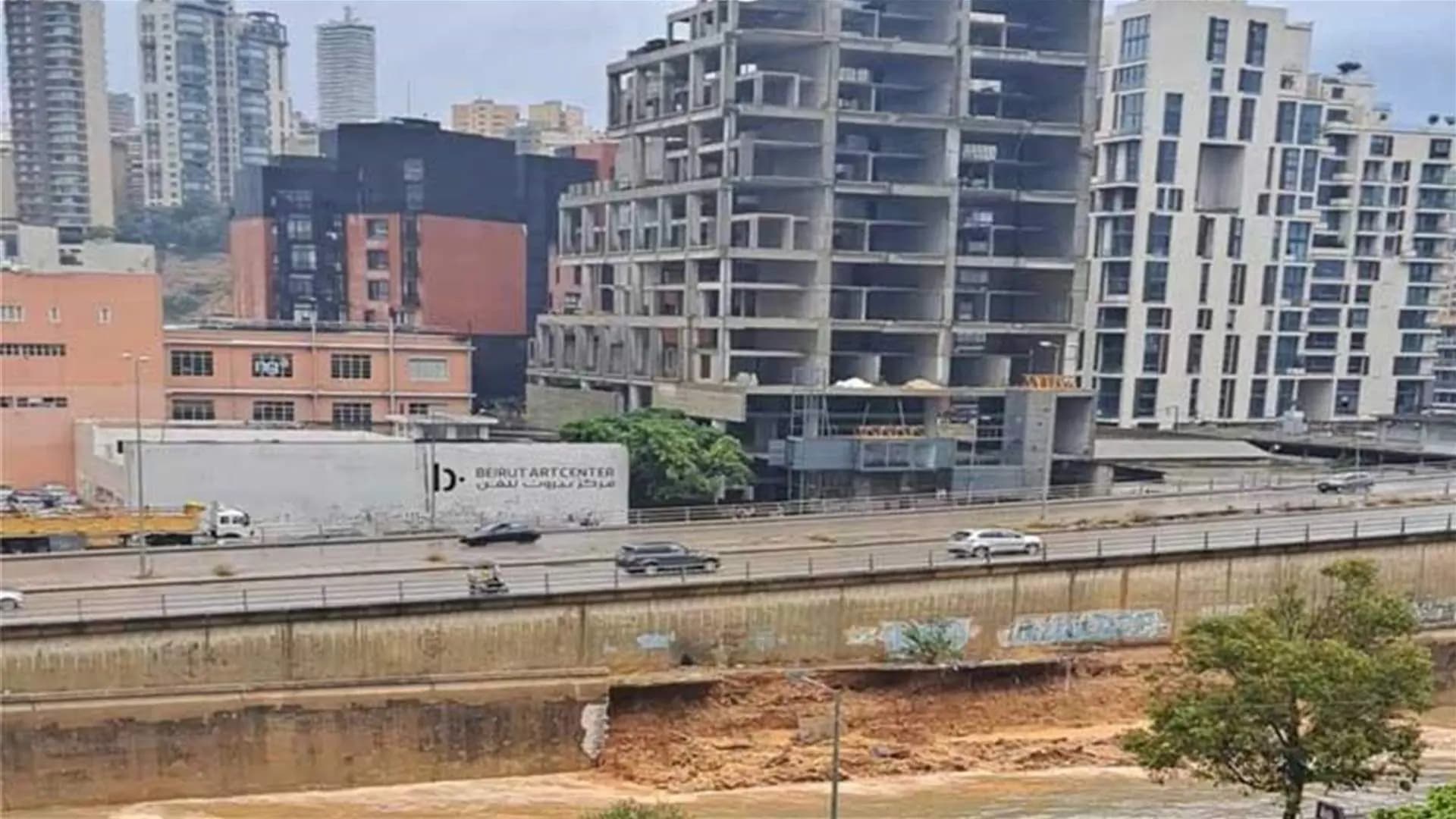 بيان لبلدية برج حمود حول ملابسات فيضان نهر بيروت