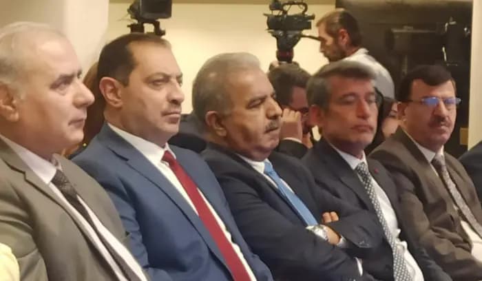 فياض: كنا سندخل المفاوضات النهائية مع البنك الدولي للحصول على 300 مليون دولار لتمويل الربط الكهرباء بين سوريا ولبنان لكنه عدل شروطه