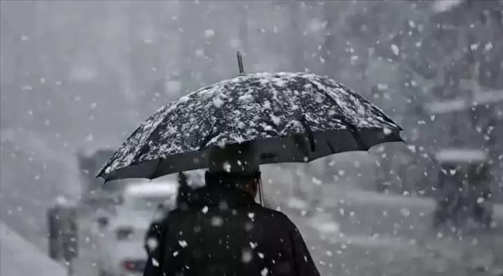 المنخفض الجوي مستمر وثلوج على المرتفعات