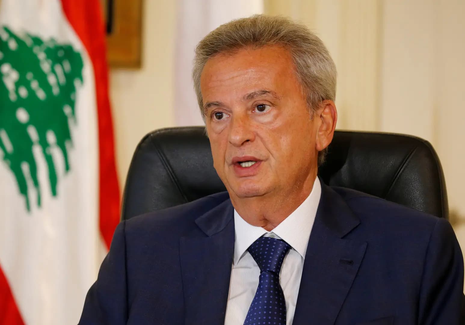 سلامة يأكد الاستمرار في تطبيق التعميم 161 الى زمن غير محدد