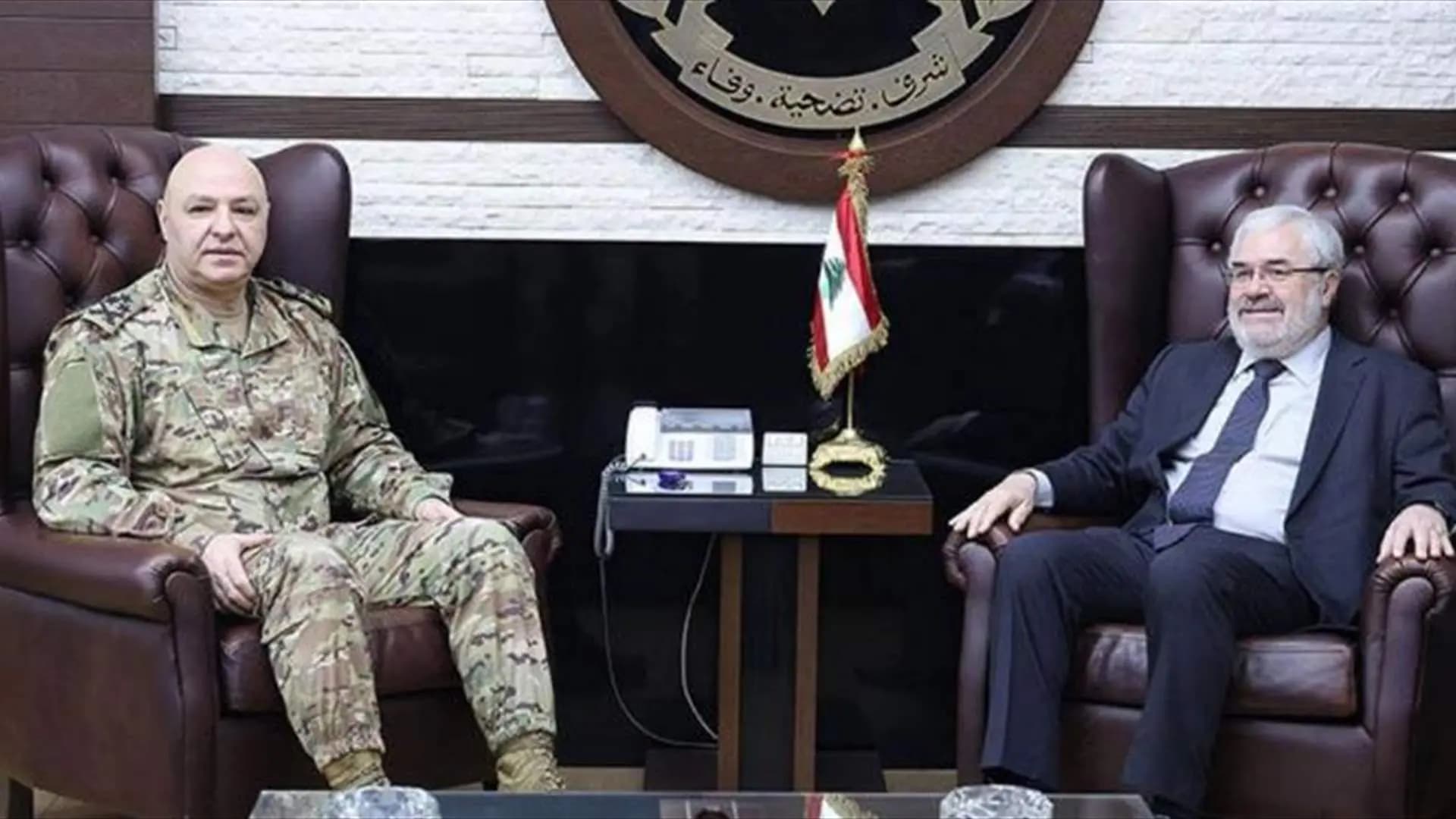 قبرص: لوقف تدفق النازحين من لبنان