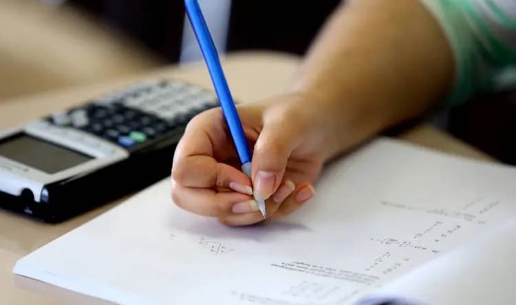 هل تلغى الامتحانات الرسمية؟