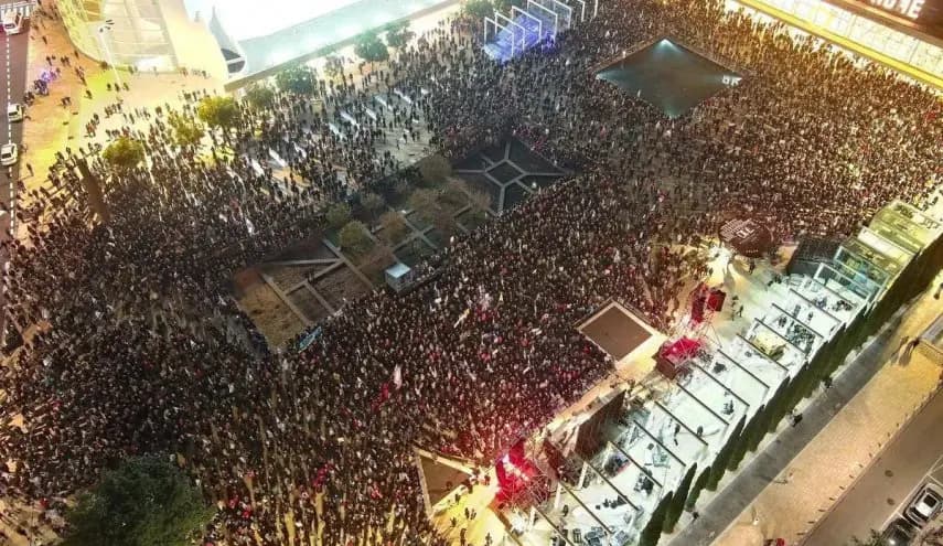 "لن نسامحك".. تظاهرات حاشدة في تل أبيب ضد نتنياهو
