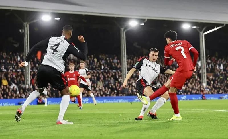 ليفربول يلتقي تشلسي في النهائي