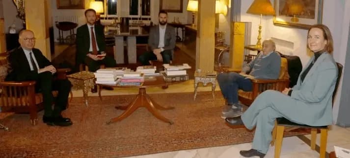 آخر المستجدات بين جنبلاط ووزير الدولة الألماني