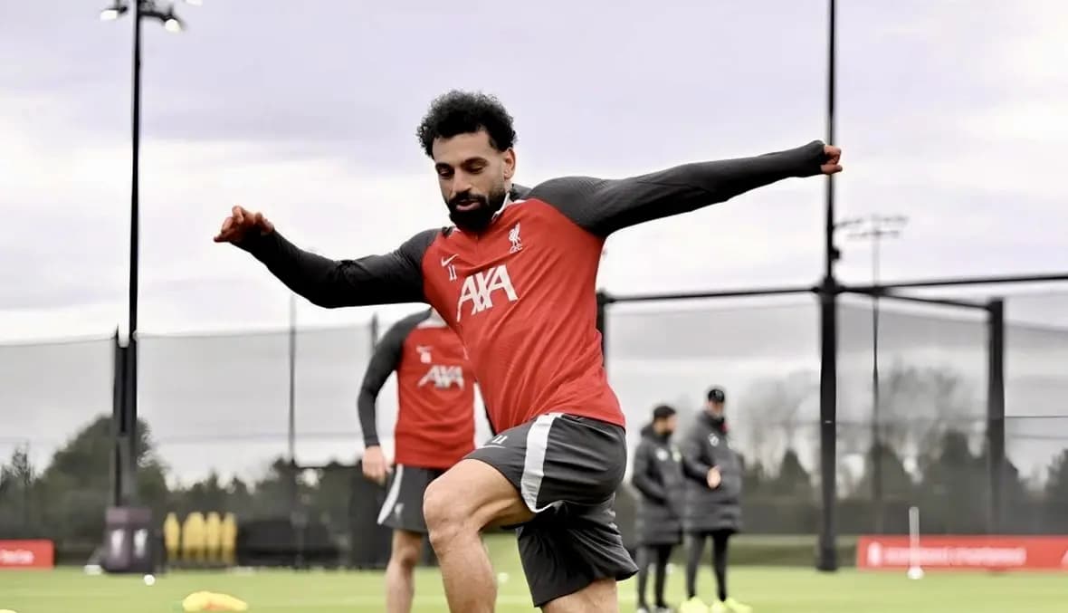 محمد صلاح يشارك في تدريبات فريقه