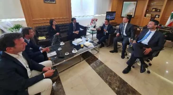 حمية التقى فريقاً من الخبراء الفرنسيين: هذه الهبة ستساهم في تخفيف أزمة قطاع النقل