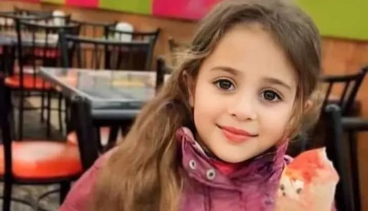 "قتلوا الطفولة".. والد البرعمة "أمل" ينعيها!