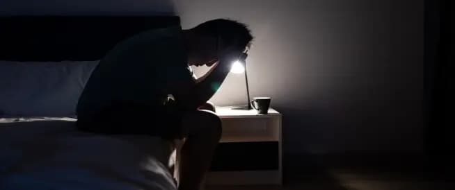 هل تعاني من الاستيقاظ ليلاً؟.. إليك الحل