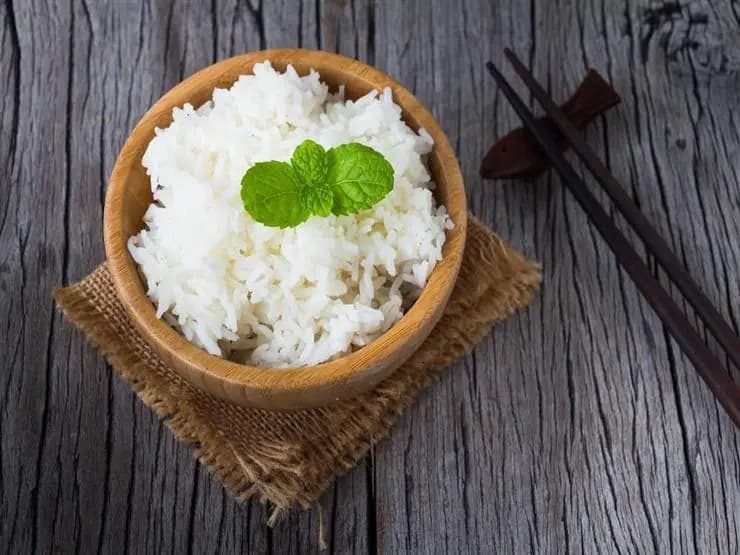 "لحياة صحية".. احذروا تسخين الأرز