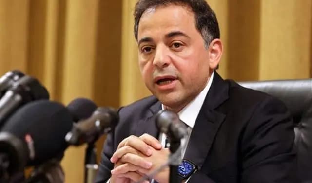 هذا ما كشفه منصوري عن زيادة رواتب القطاع العام