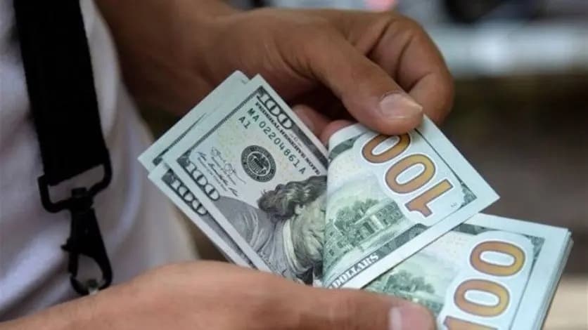 ترقبوا.. انخفاضًا كبيرًا في سعر الدولار!