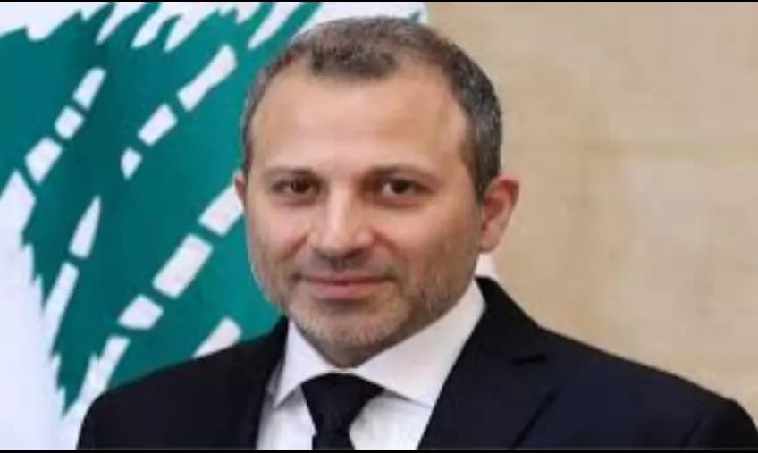 "شفتوا كيف بيطلع الدولار وبينزل؟ ".. باسيل يغرّد