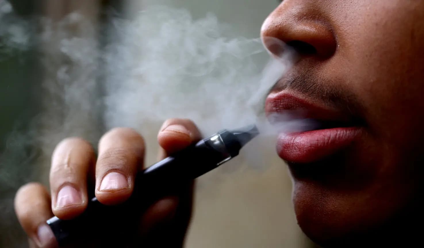 الـ "Vape" ينذر بتدمير الحمض النووي