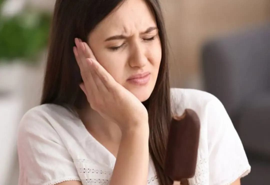 ما لا تعرفه عن علاقة تآكل الأسنان بالمشروبات الغازية!