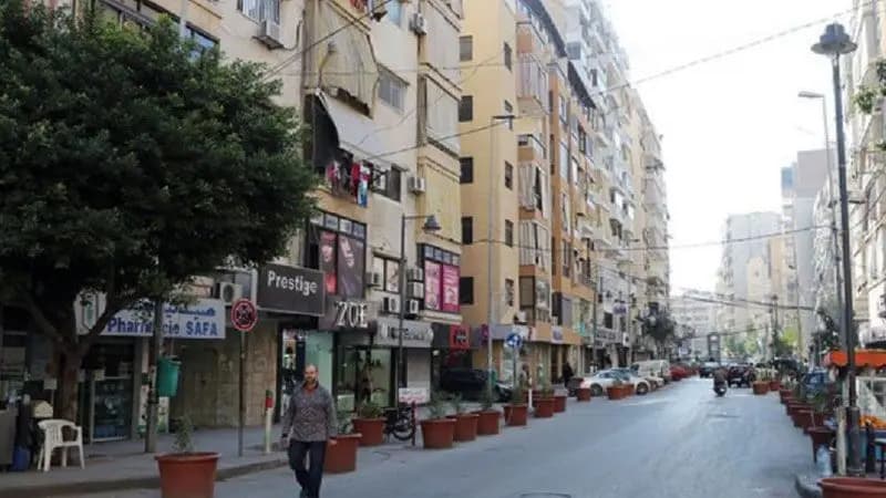 في بيروت.. حريق داخل بورة للكرتون
