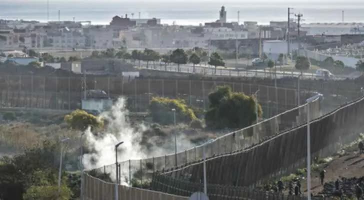 المغرب وإسبانيا يعيدان فتح الحدود للعاملين