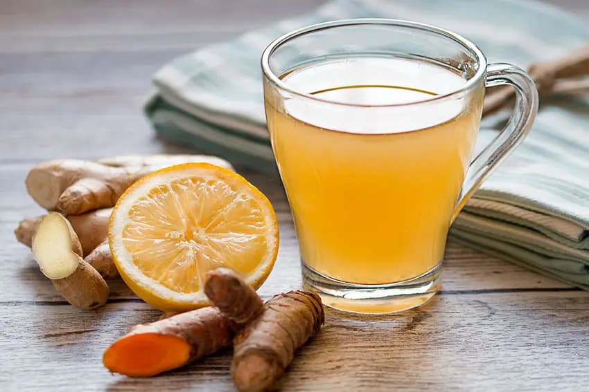 رغم فوائدهما.. إليكم مضار تناول الكركم والزنجبيل معًأ