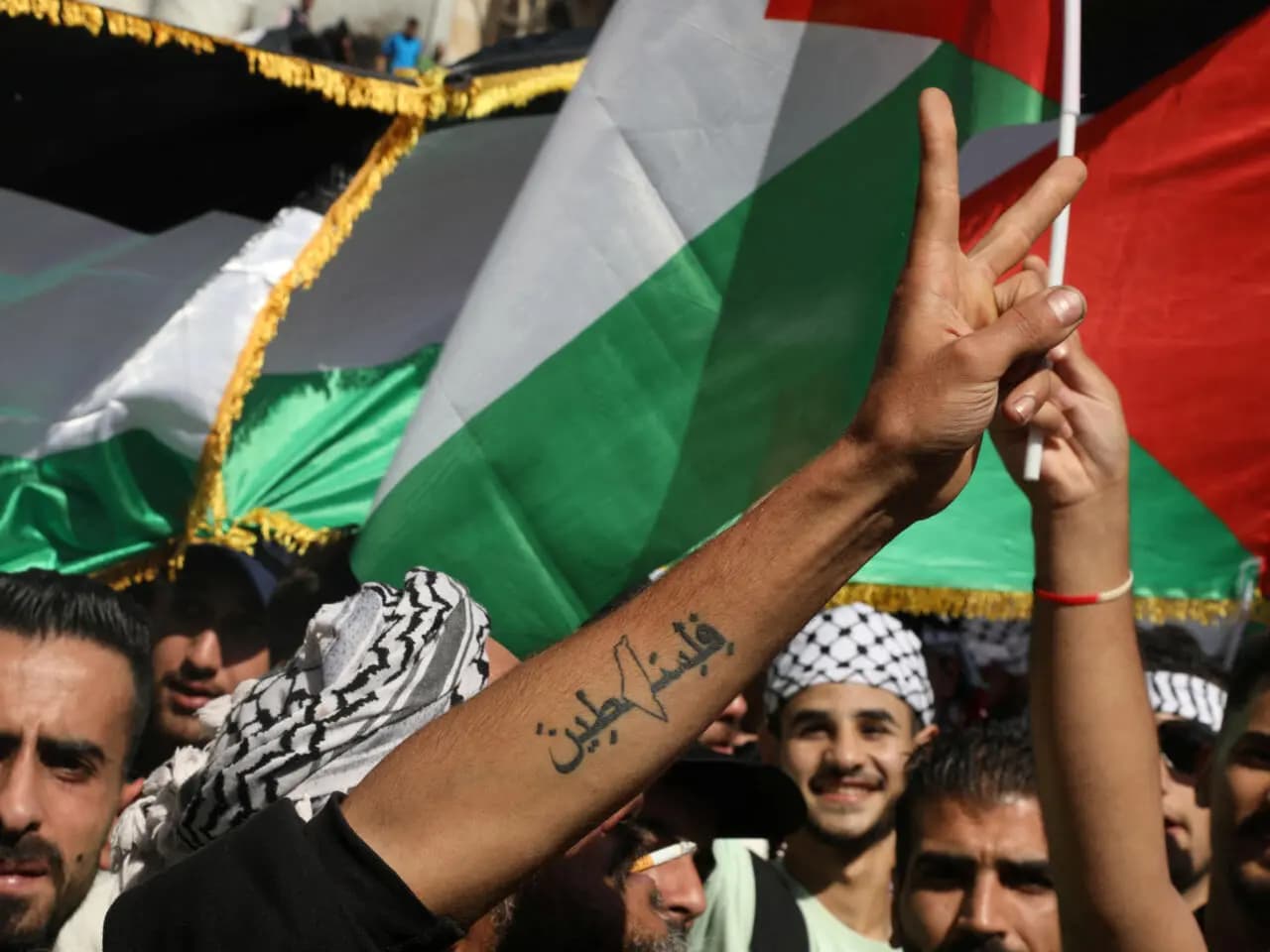 "مواكبة للحراكات الطلابية".. هذا ما شهدته المخيمات الفلسطينية في لبنان
