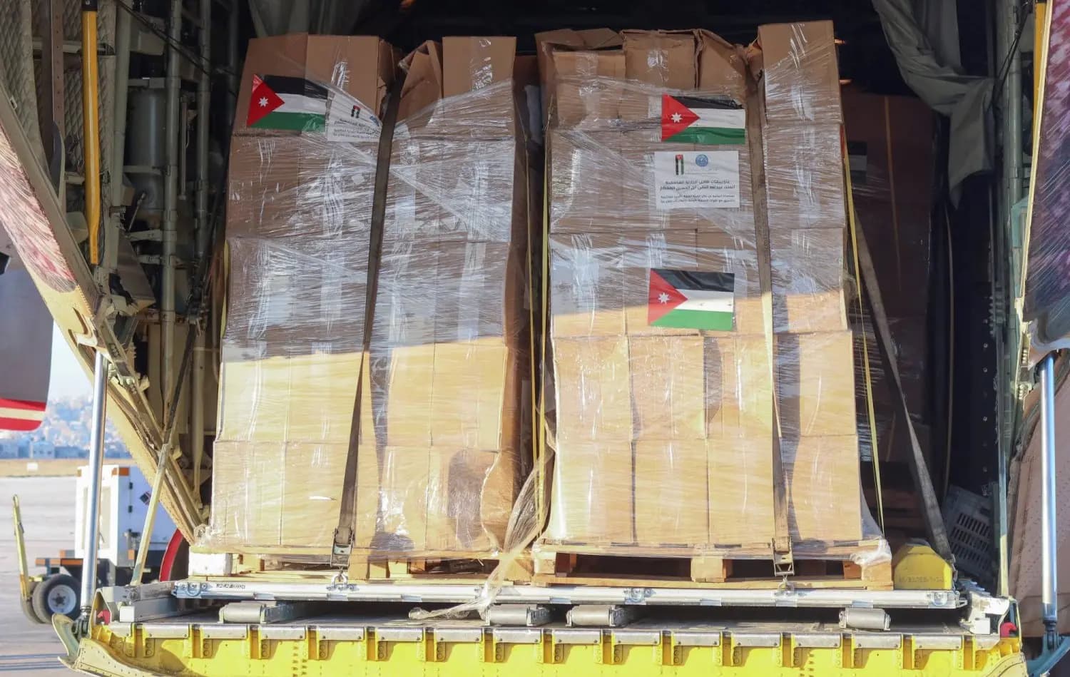 الخارجية الأردنية: مستوطنون هاجموا قافلة مساعدات في طريقها لمعبر إيريز