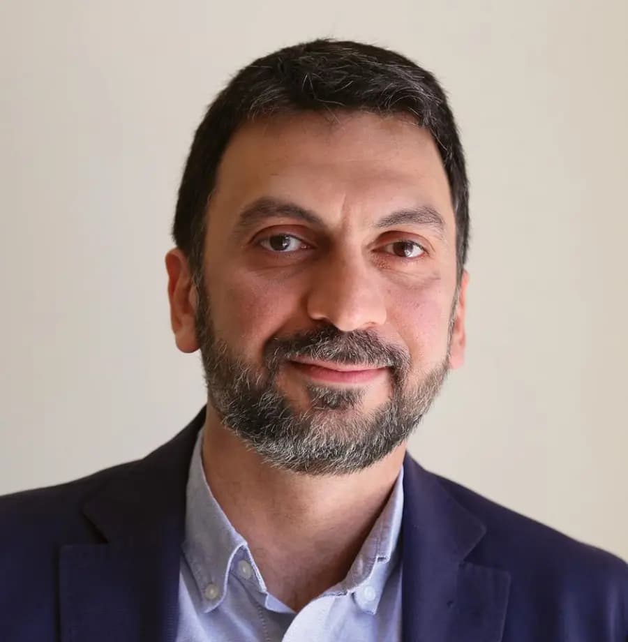 منيمنة يحمّل عون مسؤولية التنازل عن حقوق لبنان البحرية