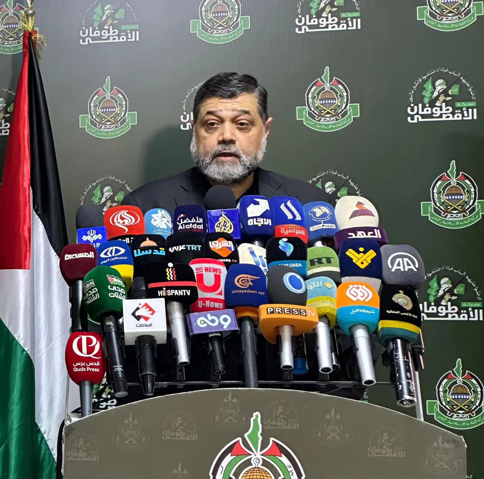 "كيان صهيونازي".. حمدان: لن يستعيد أسراه سوى بشروطنا