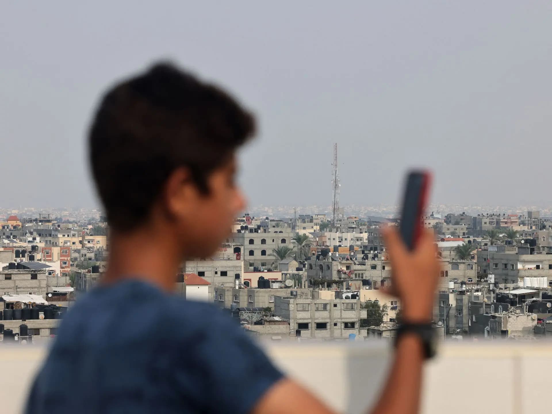 "رفح" دون إنترنت!