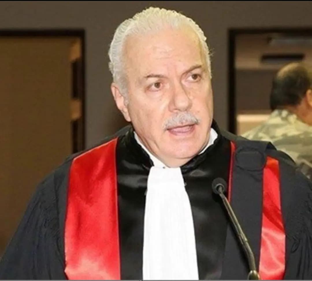 مُدّعي عام التمييز القاضي غسّان عويدات تبلّغ استحضار دعوى مداعاة الدّولة اللّبنانية مقدم بوجهه من حاكم مصرف لبنان رياض سلامه وشقيقه رجا ‏‎‏
