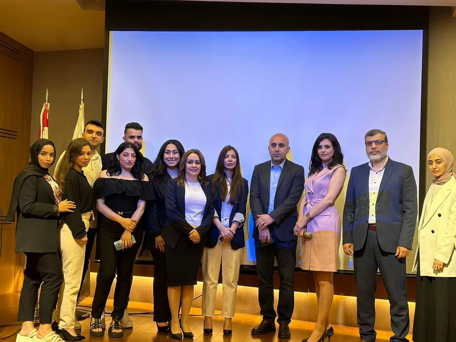 طلاب الصحافة في الجامعة اللبنانية الدولية: احتفاليّة نجاح في الحرم الجامعي!