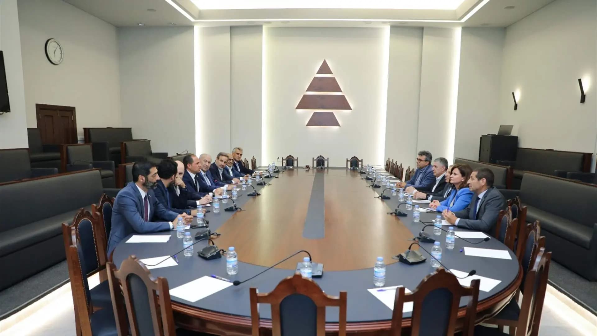 لجنة قوى المعارضة: نعم لمشاورات محدودة زمنيًا وغير مشروطة