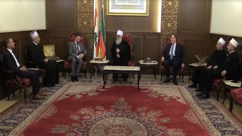 كرامي يزور شيخ العقل: حماية لبنان تكون بوحدتنا الوطنية