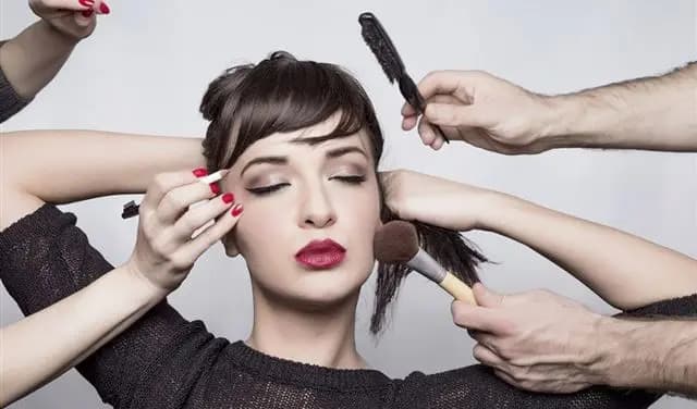 التجميل بات مكلفًا.. فكيف تتعامل المرأة اللبنانية مع واقعها الجديد؟