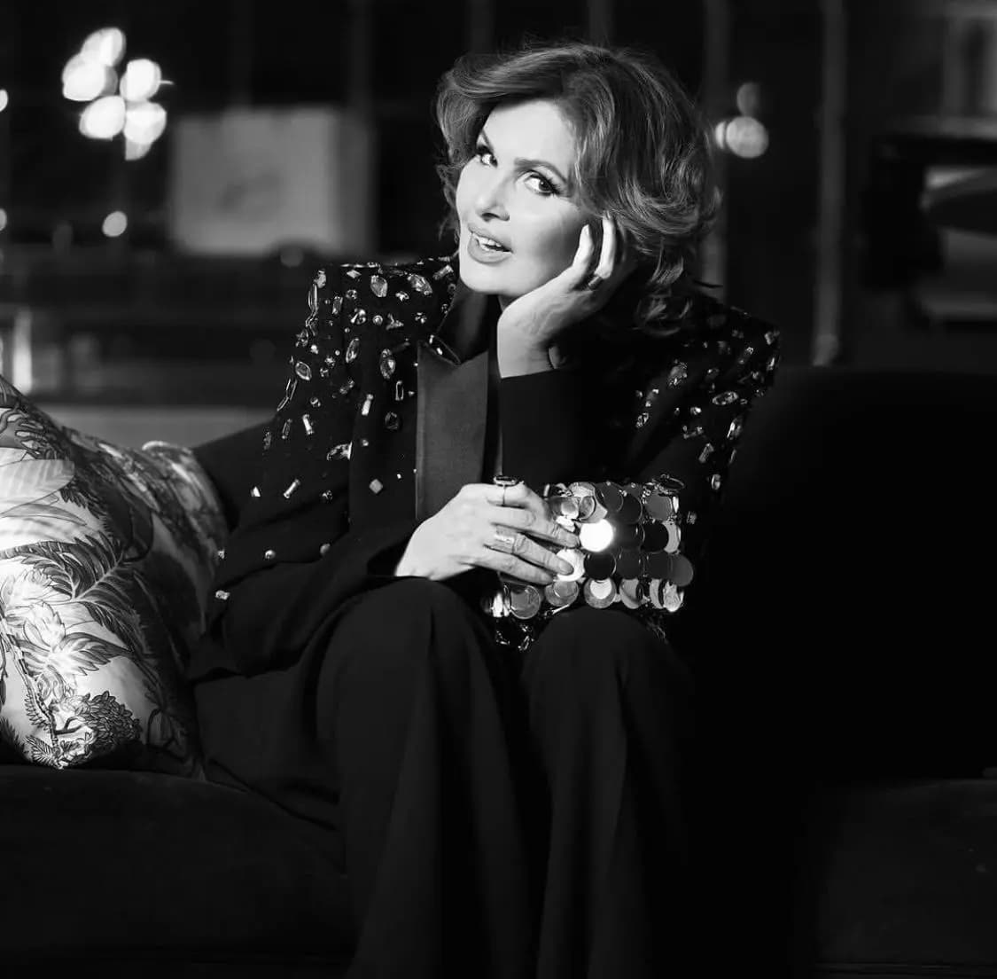 يسرا: نصيحتي للفنانين إياكم والغرور
