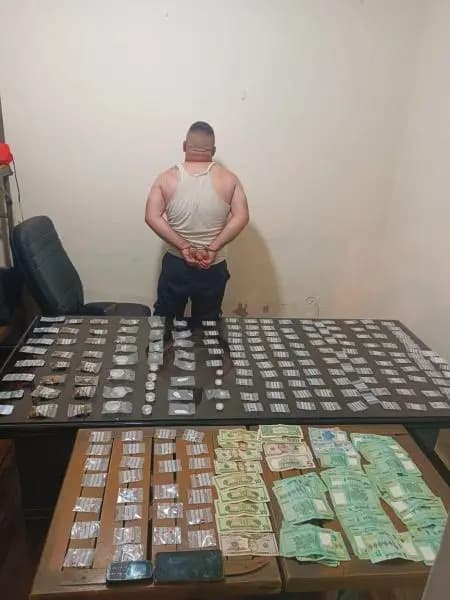 توقيف مروج مخدرات بالجرم المشهود.. وهذا ما ضبط بحوزته