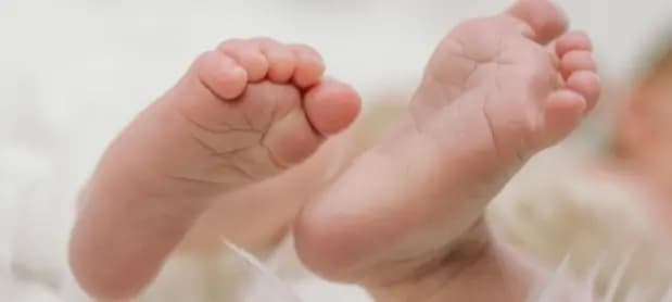 اغتصبوه ثم رموه.. هكذا توفي ابن العامين في طرابلس!