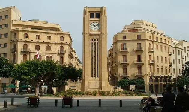 "غوغائية" رئيس حزب